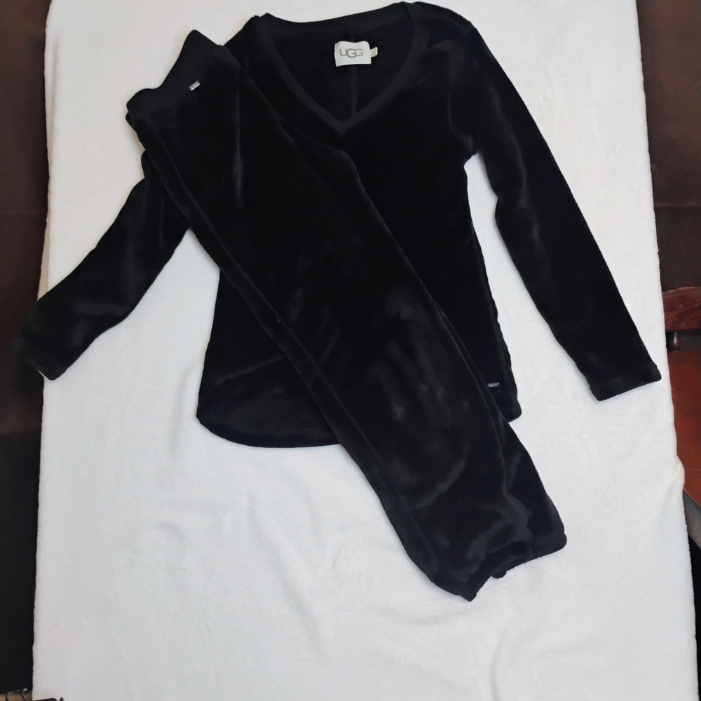 UGG Black Velour Lounge Set
